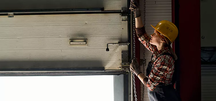 Addressing Common Garage Door Stoppage Issues in Cincinnati, OH